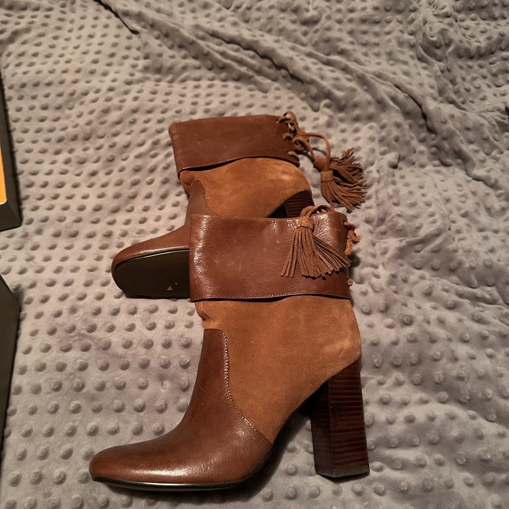 Levity Cortecai Boots Brown Leather Suede Size 8 Tassels Lace Up brand new